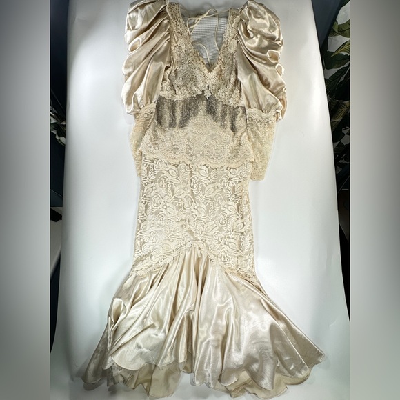 Lorrie Kabala vintage lace gown puff sleeve mermaid ivory size 10 - Picture 2 of 16